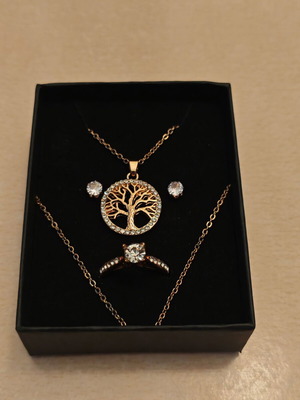 Swarovski jewelry set new, gold necklace earrings ring
