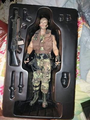 Φιγούρα Hot Toys Predator 1/6 scale καινούργιο