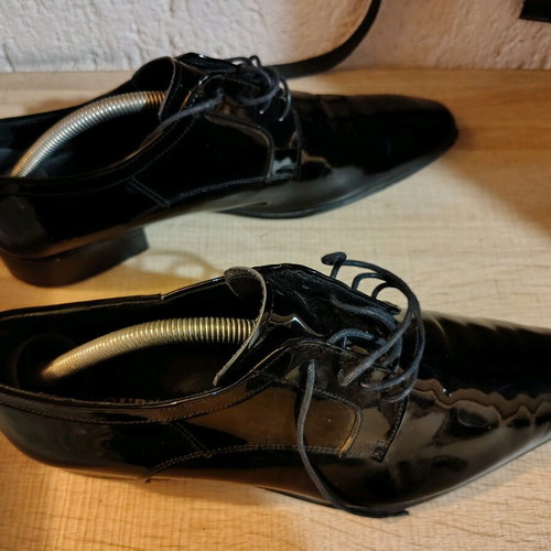 Bournazos groom shoes black shiny patent leather size 42 like new