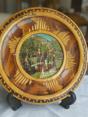 Vintage wood-carved wall plate from Trikala like new