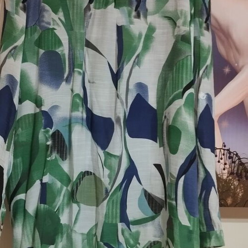 Green floral blouse XL like new, wide and long fit