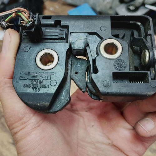 Seat Ibiza II rear hatch lock 6K6827505A