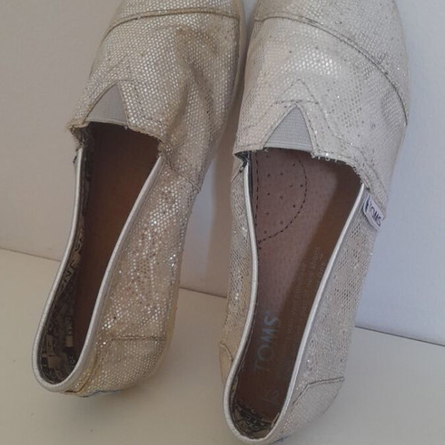 Παπούτσια Toms Y 2 νούμερο 34 ασημί σαν καινούργια