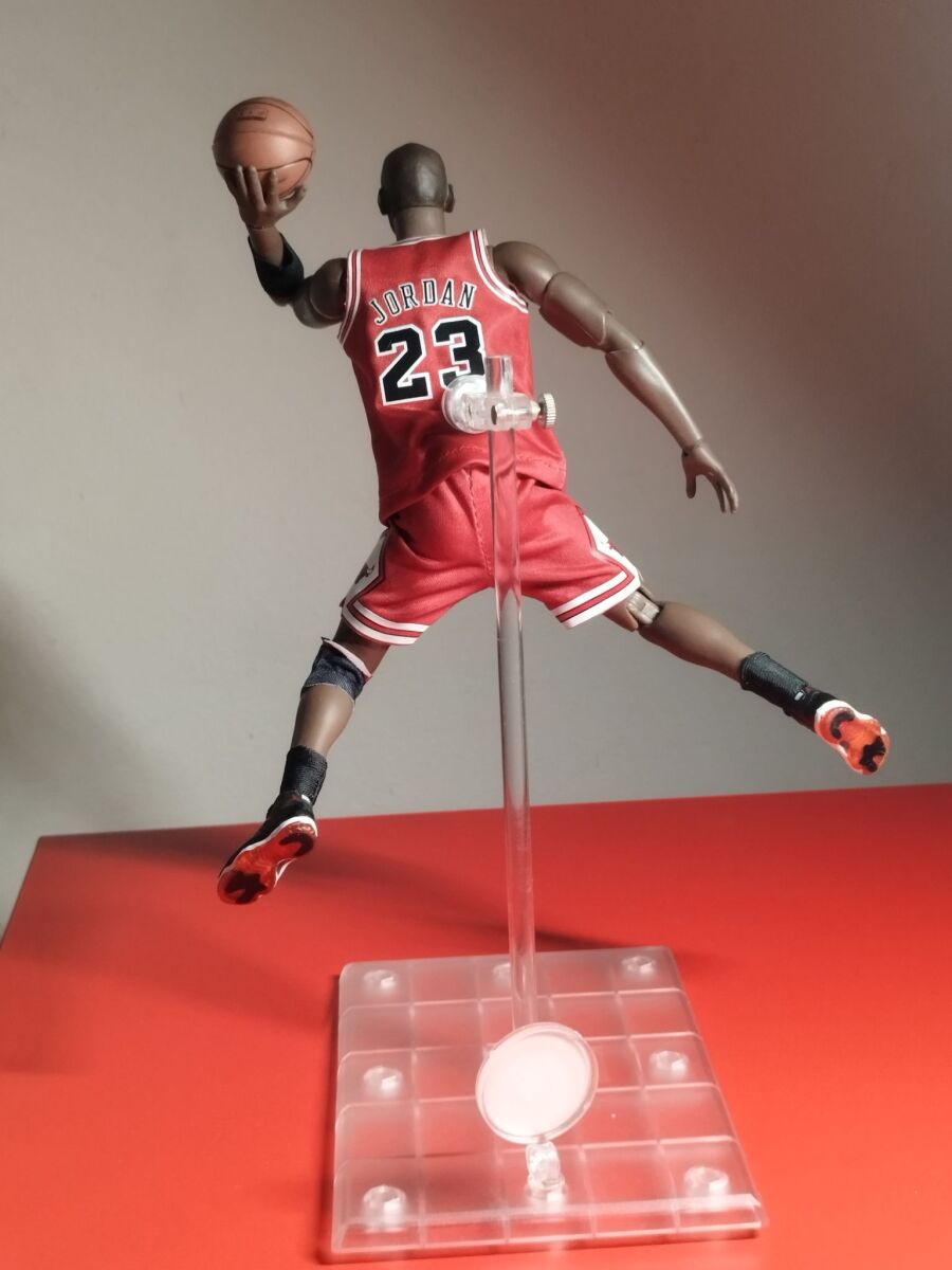 Enterbay 1/9 NBA Michael Jordan figure… - € 150,00 - Vendora.cy