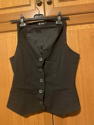 Hype black jacket like new, size L