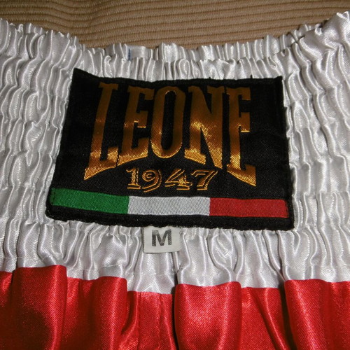 Boxing shorts two-sided like new, size medium
