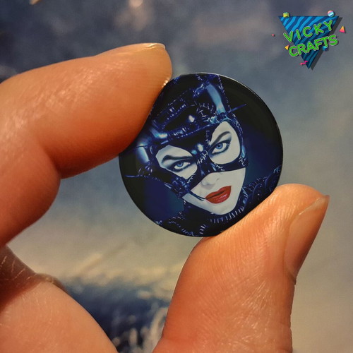 Batman Returns Catwoman Pins set of 4, 2.5cm, new