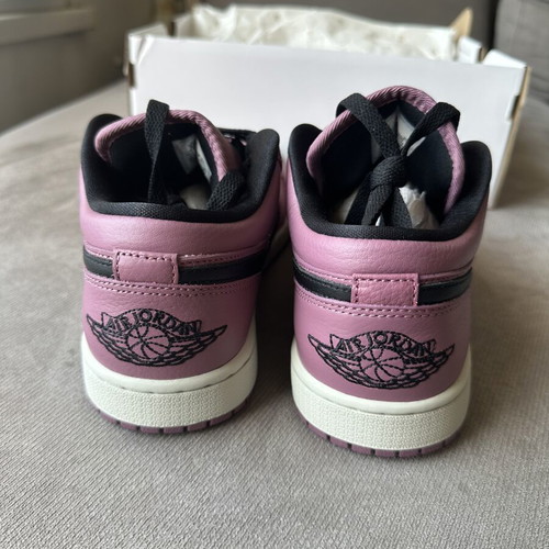 Nike Air Jordan 1 Low SE Light Mulberry brand new women's sneakers