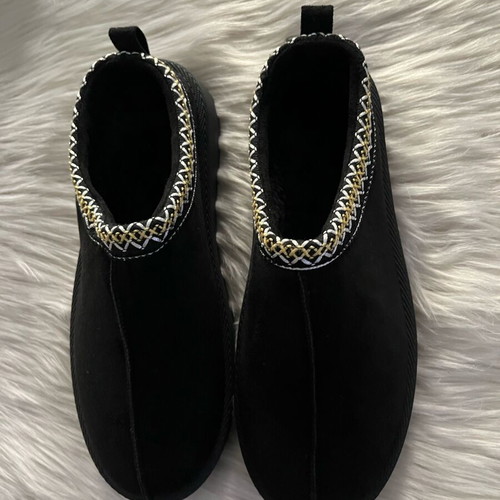 Women's black slippers new, closed design, comfortable