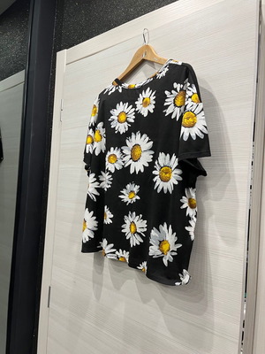 Дамска блуза Zara нова, черна с флорални маргаритки, памучна размер L