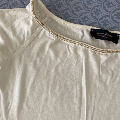 Donna blouse like new, elastic with transparency and neck details
