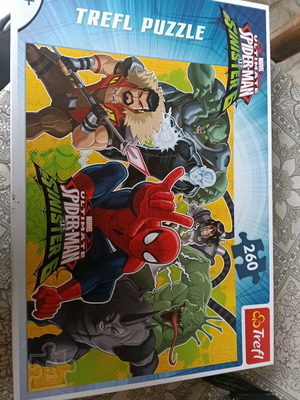Spiderman puzzle 260 pieces like new