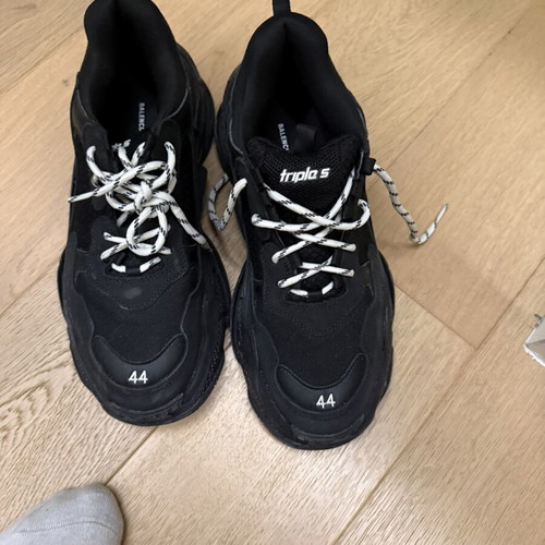 Balenciaga Triple S sneakers almost new, size 44, black