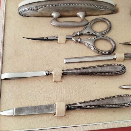 Antique manicure set in case like new, early 20th century