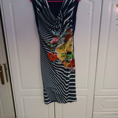 Innocent midioum dress blue multicolor like new, cotton