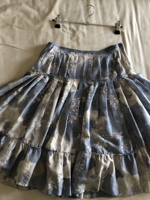 Skirt silk with blue and purple motifs, like new, size S