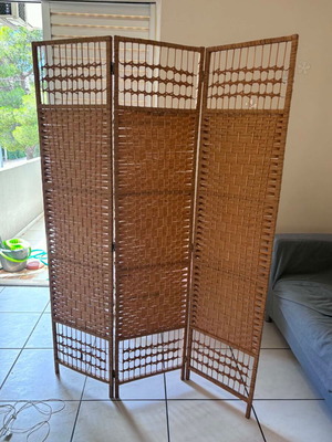 Three-Panel Room Divider Made of Natural Rattan/Wicker and Wood Like New, Boho Vintage