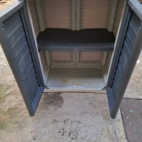 Outdoor cabinet used 70x90x39 cm