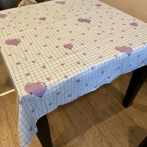 Tablecloth 140x140 cm like new with purple heart balloons design