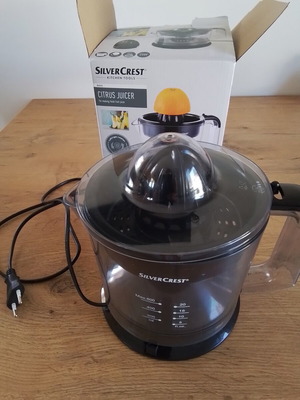 Electric juicer