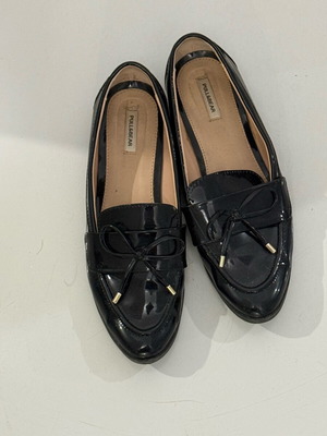 Pull & Bear γυναικεία loafers με φιόγκο σε μαύρο, μέγεθος 40