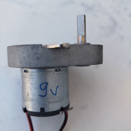 Motor with 9V gear reducer used for various production machines