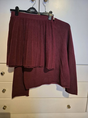 Shein mini skirt and blouse set like new, bordeaux