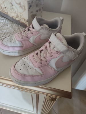 Nike sneakers μεταχειρισμένα νούμερο 34 ροζ και λευκά