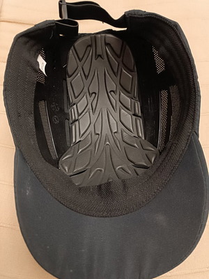 Bump cap like new