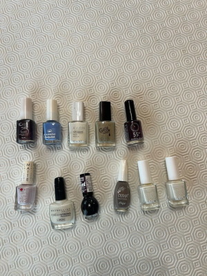 Nail polish set of 11 used, minimally used