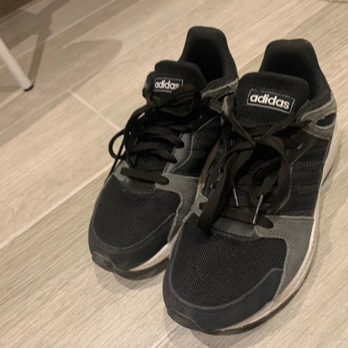 Adidas Crazychaos EF1053 athletic shoes size 38 like new, black