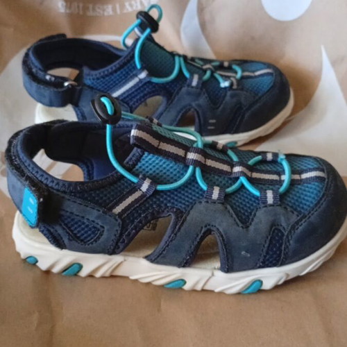 Blue casual sandals for boys size 30 with leather insole like new