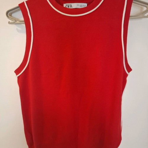 Zara red sleeveless knitted top like new, size small