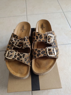 JK London leopard print pony slippers size 39 like new, brown