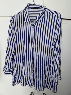 Stradivarius blue shirt like new, size XL