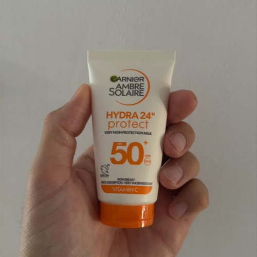 Garnier Hydra 24 SPF50 sun cream with vitamin C 50ml new