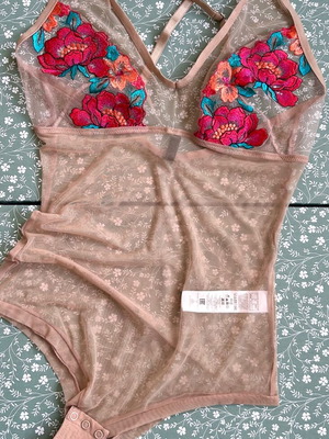Intimissimi κορμάκι νέο με φλοράλ δαντέλα σε μπεζ χρώμα μέγεθος Λ