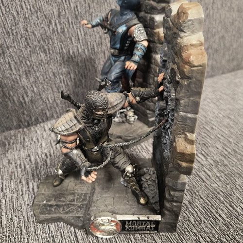 Mortal Kombat official book holder collectors edition used