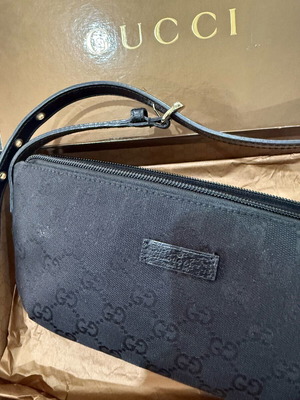 Gucci small black handbag with short strap