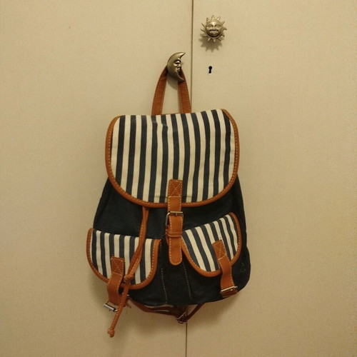 Blue striped navy backpack like new