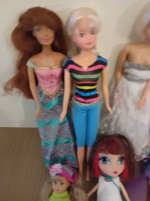 Dolls used, lot