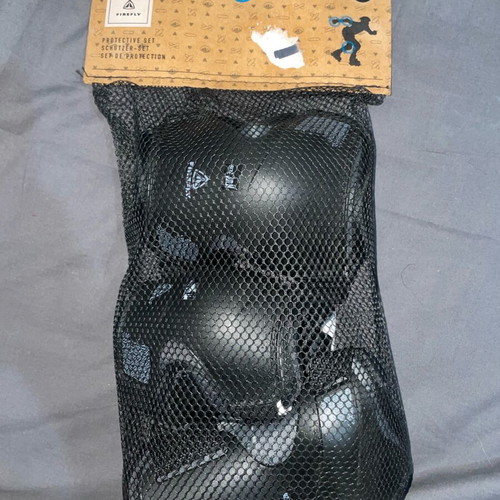 Firefly Leisureline Jr. 2.0 kids protective gear set, new