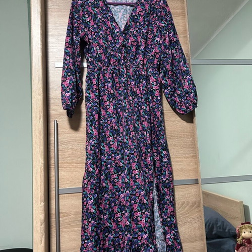 Floral dress with slit and buttons on chest, like new