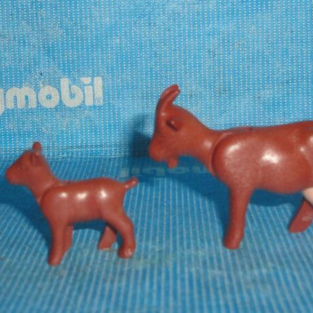 Playmobil 2 goats and 2 kids
