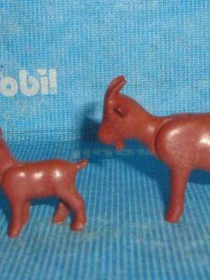 Playmobil 2 goats and 2 kids