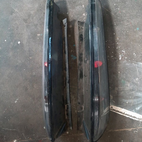 Ford Focus MK2 rear lights used, one with crack