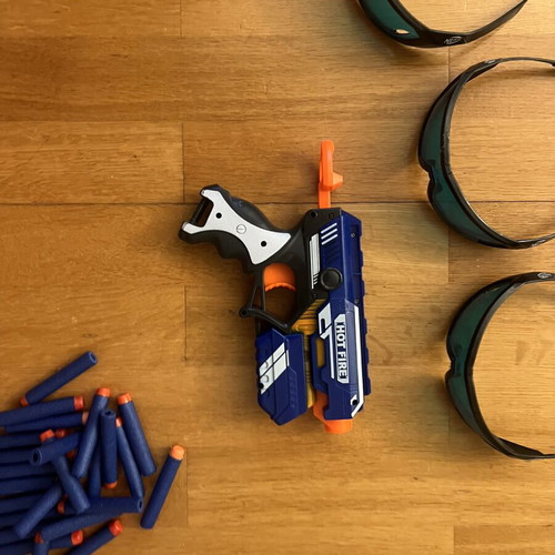 Nerf HotFire blaster like new with protective glasses