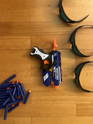 Nerf HotFire blaster like new with protective glasses