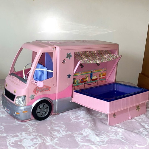 Barbie Hot Tub Party Bus 2006 used with working lights and sounds