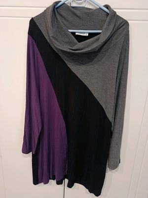 Dina women's blouse with loose turtleneck like new, size XL